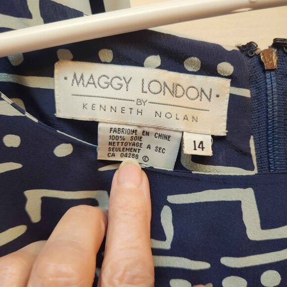 Maggy London Navy & White Lined Long SILK special occasion Dress women's size 14 - Picture 3 of 9